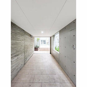 4/5 エントランス