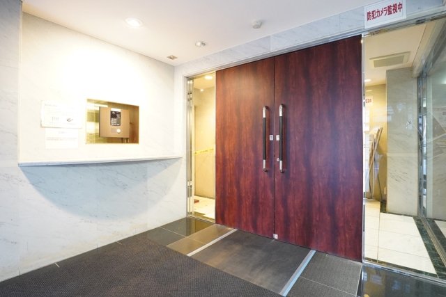 21/28 エントランス