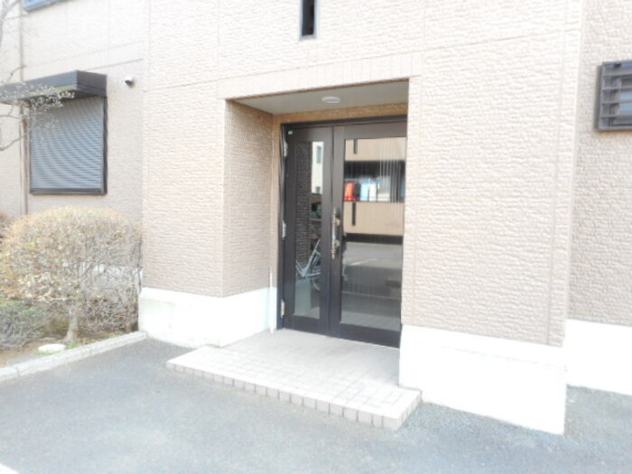 2/2 エントランス