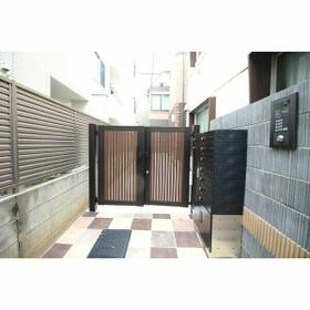 14/15 エントランス