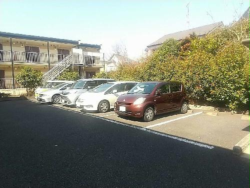 14/14 駐車場