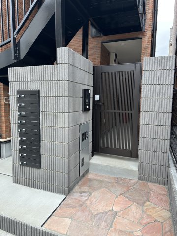 19/23 エントランス