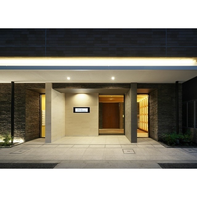 19/30 エントランス