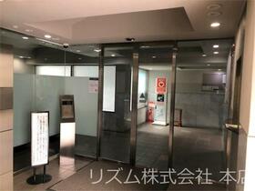 16/16 エントランス