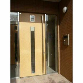 16/16 エントランス