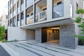 14/16 エントランス