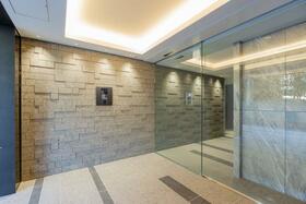 16/16 エントランス