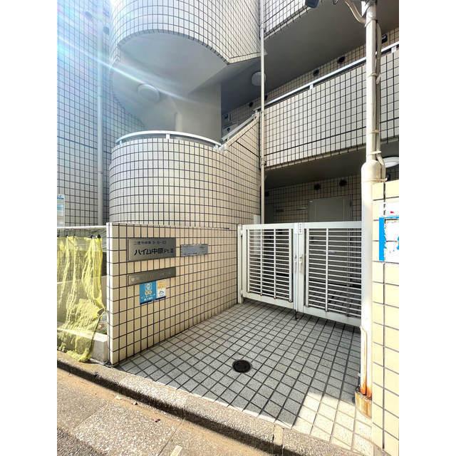 19/25 エントランス