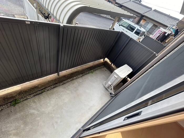 16/23 バルコニー