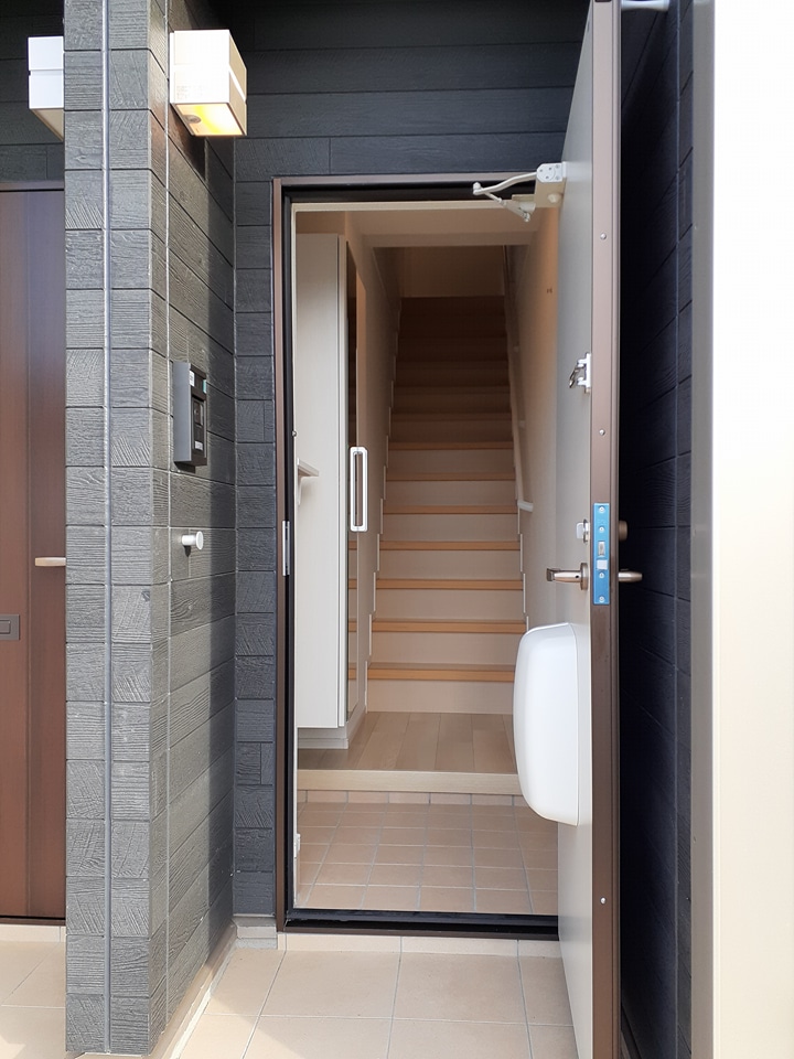 14/20 エントランス