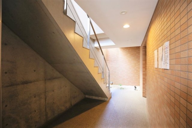 14/15 エントランス