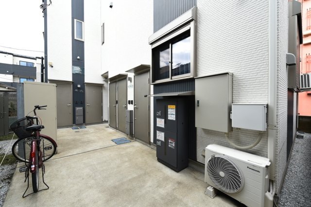 21/28 エントランス