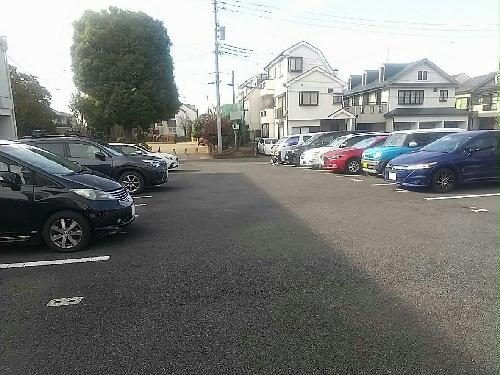 14/14 駐車場
