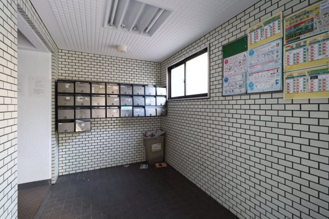 19/20 エントランス