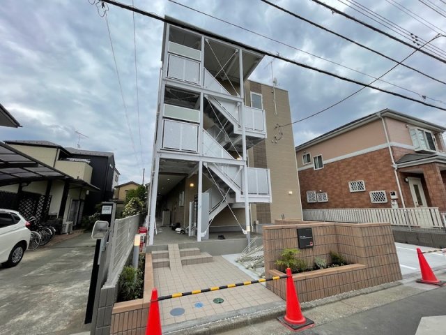 22/24 エントランス