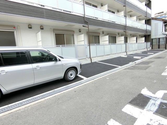 20/30 駐車場