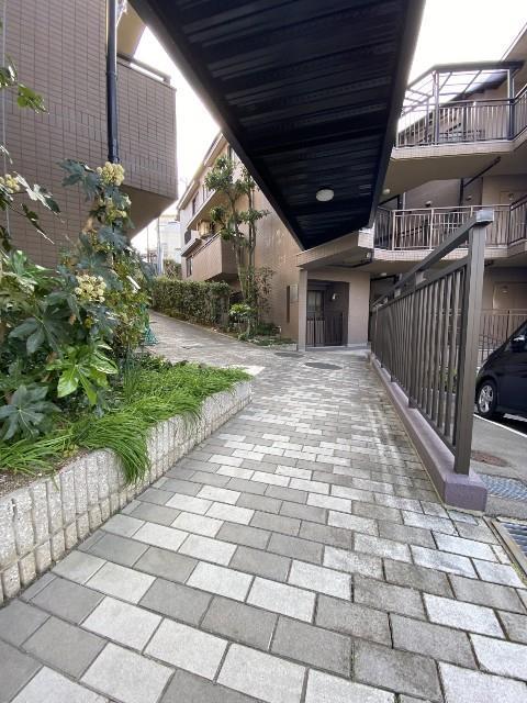 17/17 エントランス