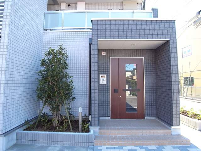 22/30 エントランス