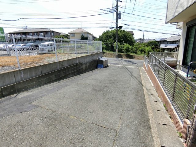 22/25 エントランス