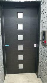 15/15 エントランス