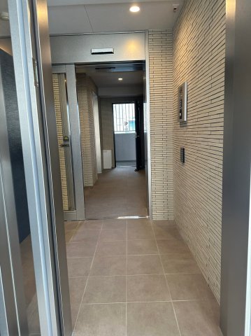 2/2 エントランス