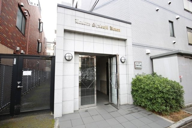 2/4 エントランス