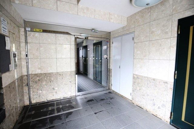 3/4 エントランス