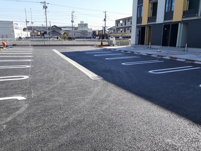 28/30 駐車場