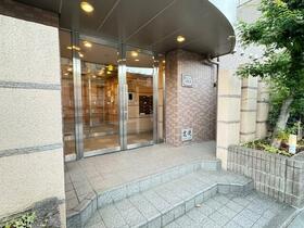 16/16 エントランス