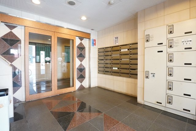 13/14 エントランス