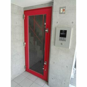 16/16 エントランス