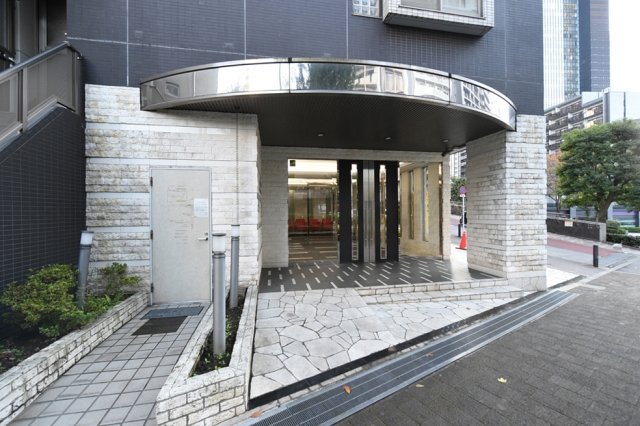 20/30 エントランス