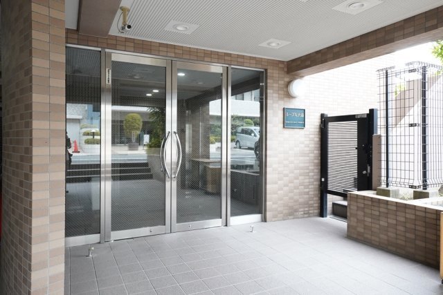 16/18 エントランス