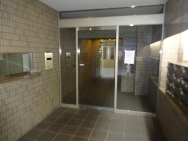 22/30 エントランス