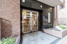 16/16 エントランス