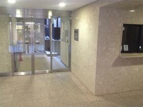 16/16 エントランス