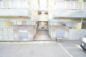 2/2 エントランス