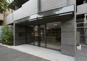 16/16 エントランス