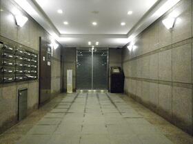 16/16 エントランス