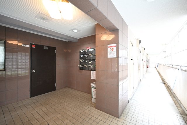 18/19 エントランス