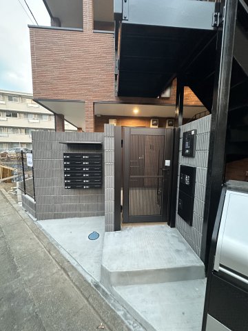 19/19 エントランス