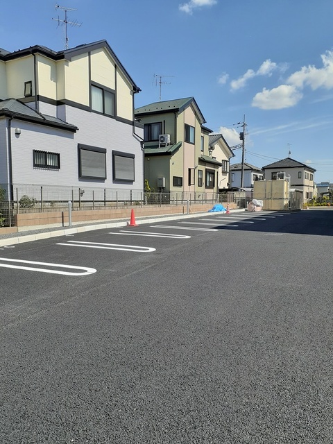 28/30 駐車場