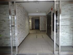 13/13 エントランス