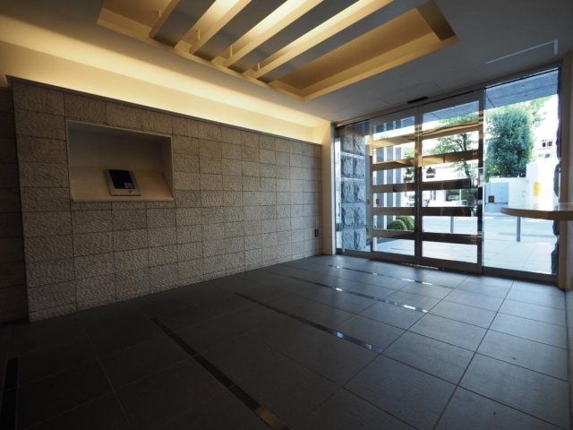 19/28 エントランス