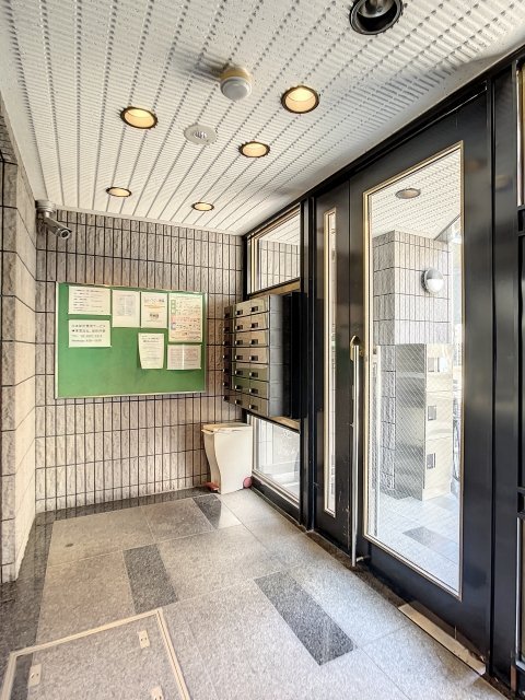 18/20 エントランス