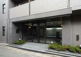 16/16 エントランス