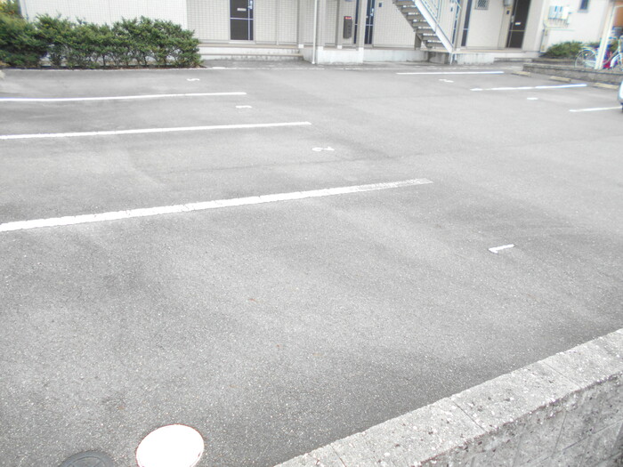 16/23 駐車場