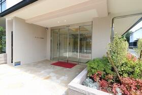 16/16 エントランス