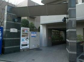 5/5 エントランス