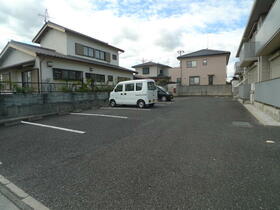 16/18 駐車場